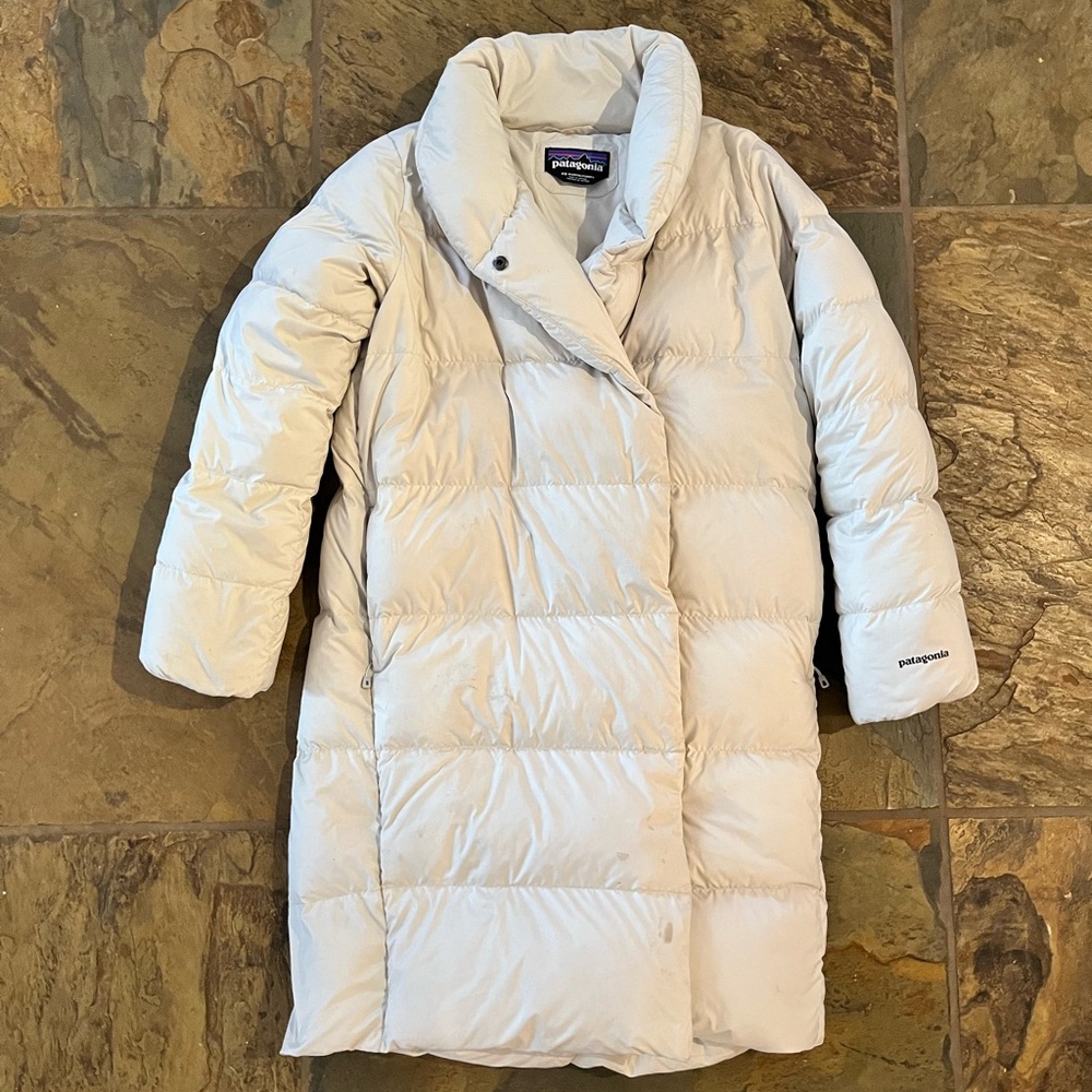 Patagonia XS Puffy Coat. In great condition and amazing for cold weather.